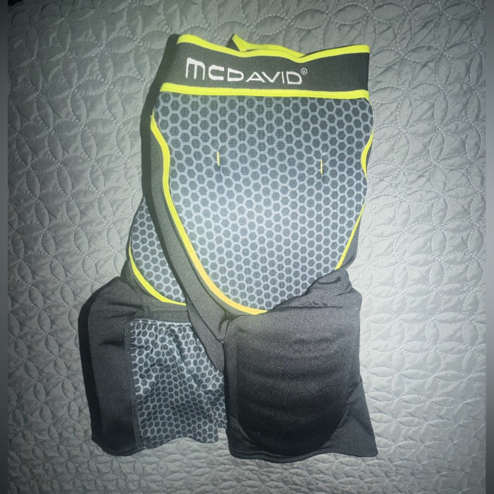 Mcdavid Men’s Medium Padded Compression Shorts Fo… - image 6